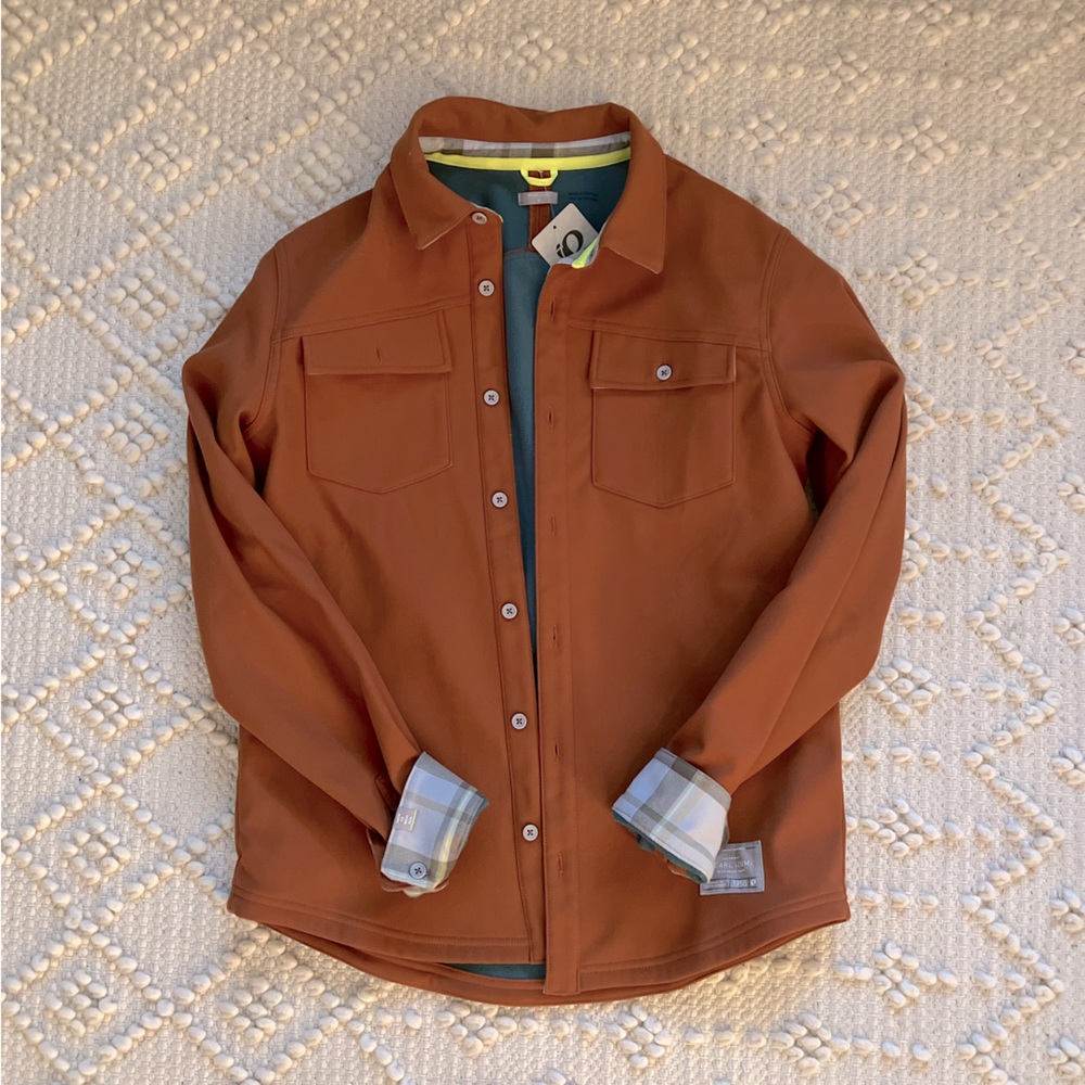 Pearl Izumi Men’s fleece lined button down (Medium)